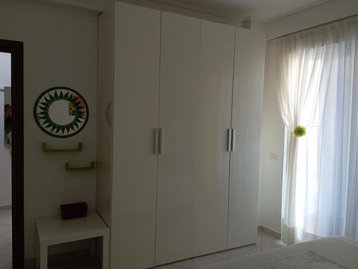 Apartment Alma Sarandë Esterno foto