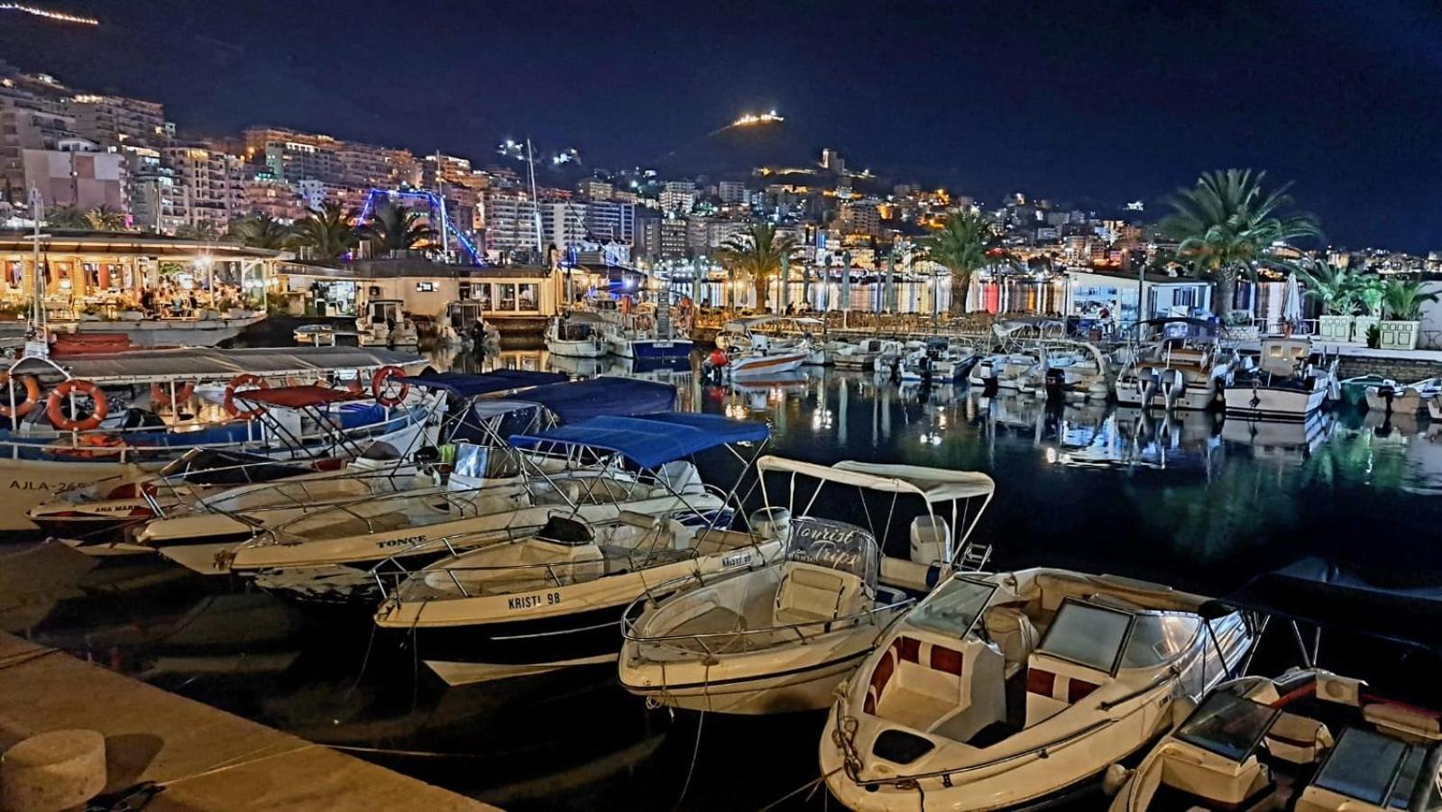 Apartment Alma Sarandë Esterno foto