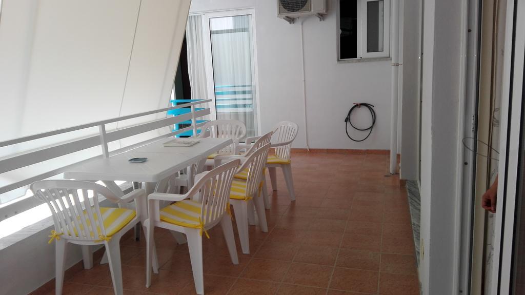 Apartment Alma Sarandë Esterno foto