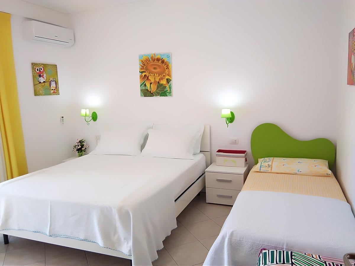 Apartment Alma Sarandë Esterno foto